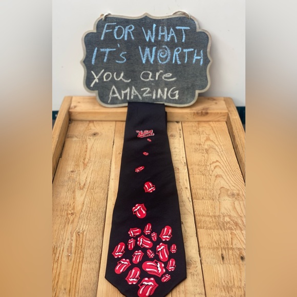 212-You Are Intriguing❤️ Falling Tongues Rolling Stones Neck Tie - Picture 3 of 7